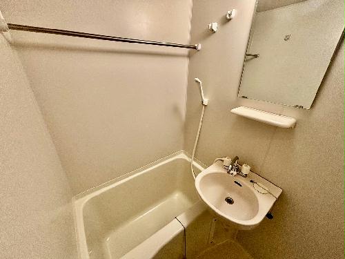 バス・シャワールーム　設備・仕様は号室により異なる為、現状を優先いたします。