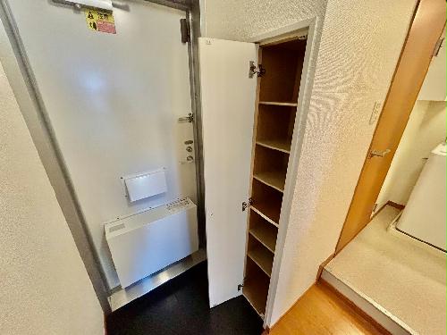 玄関　設備・仕様は号室により異なる為、現状を優先いたします。