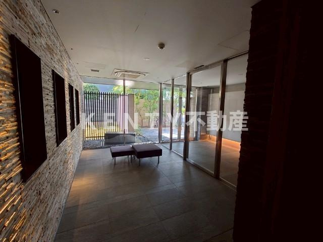 ロビー　落ち着いたロビーです