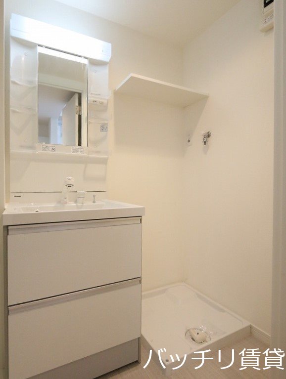 洗面設備　同型タイプの為、現状を優先いたします。