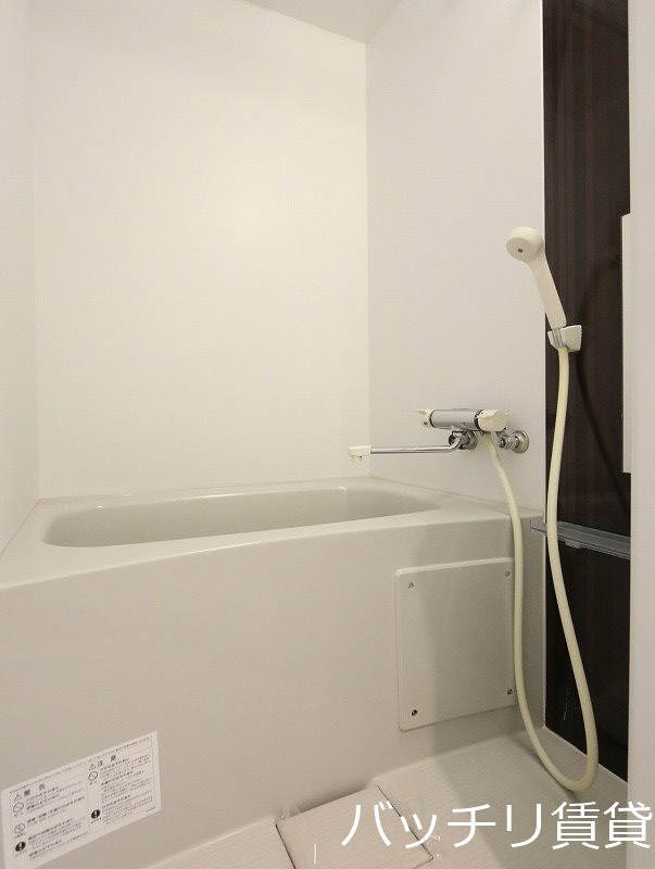 バス・シャワールーム　同型タイプの為、現状を優先いたします。