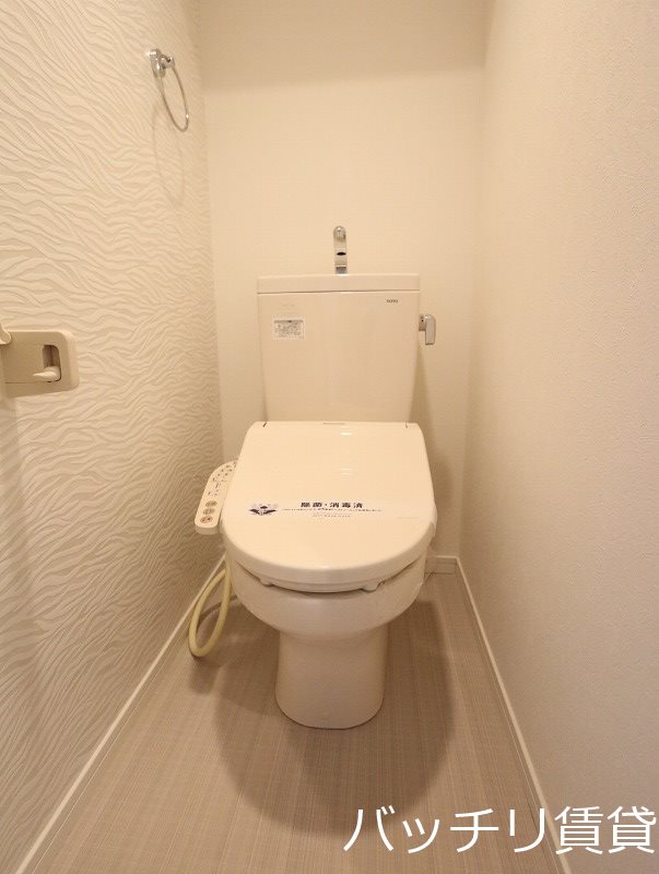 トイレ　同型タイプの為、現状を優先いたします。