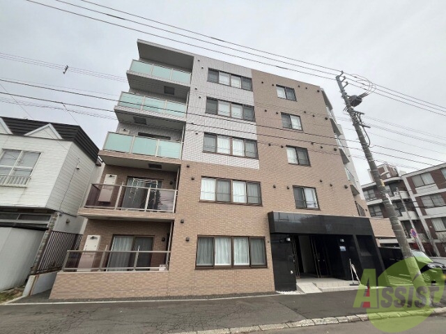 建物外観　札幌市中央区南八条西「ＡＲＲＯＷＳ南８条」