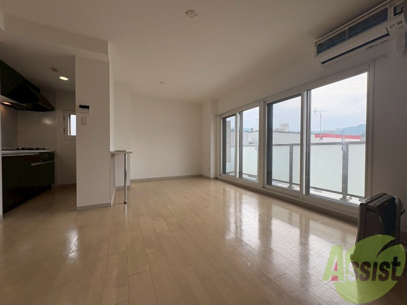 居室・リビング　広くてきれいなリビングです！快適に過ごせそうですね。