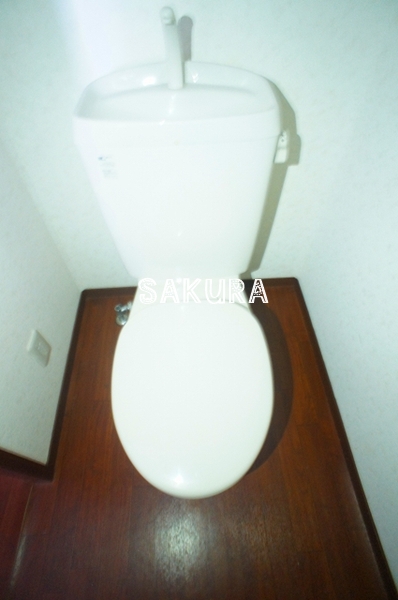 トイレ　落ち着いた色調のトイレです♪