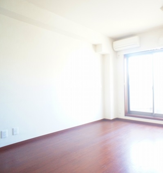 居室・リビング　使いやすい形の為、レイアウトを楽しめます♪