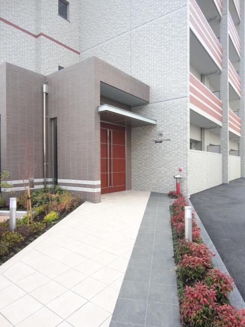 エントランス　ゆとりのあるエントランスです