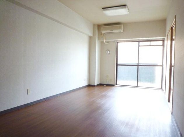 居室・リビング　※別号室参考写真