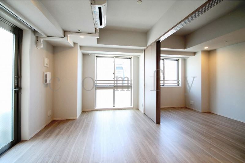 居室・リビング　床暖房付きリビングダイニング