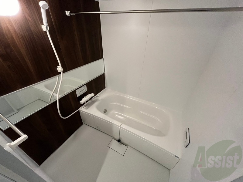 バス・シャワールーム　お風呂になります。一日の疲れを癒してくださいね。