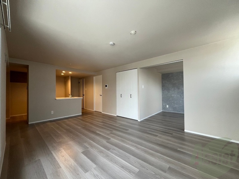 居室・リビング　広々としたリビングですね。使い勝手がよさそうですね！