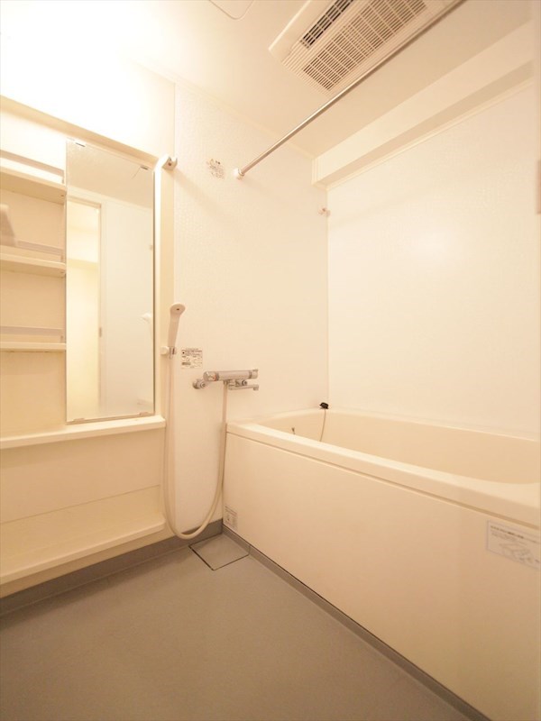 バス・シャワールーム　バスルーム　浴室暖房乾燥機付き