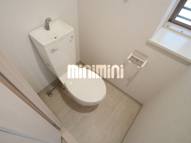 トイレ　別号室参考写真です