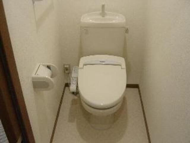 トイレ　温水洗浄便座