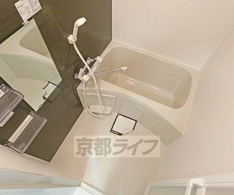 バス・シャワールーム　バスルームです。