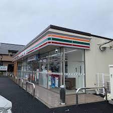 コンビニ　セブンイレブン八尾柏村町3丁目店（コンビニ）まで682m