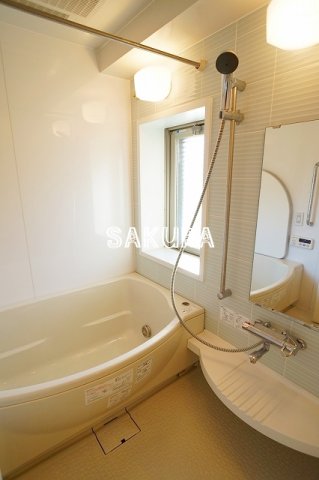 バス・シャワールーム　雨の日でも安心の浴室乾燥機付きです♪