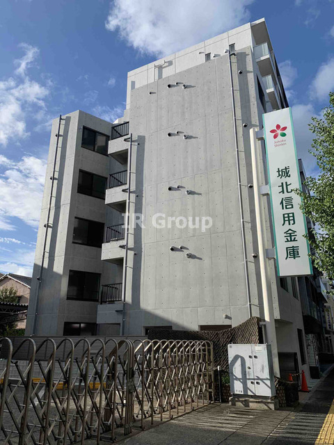 その他共有部分　外壁コンクリート打ち放しです