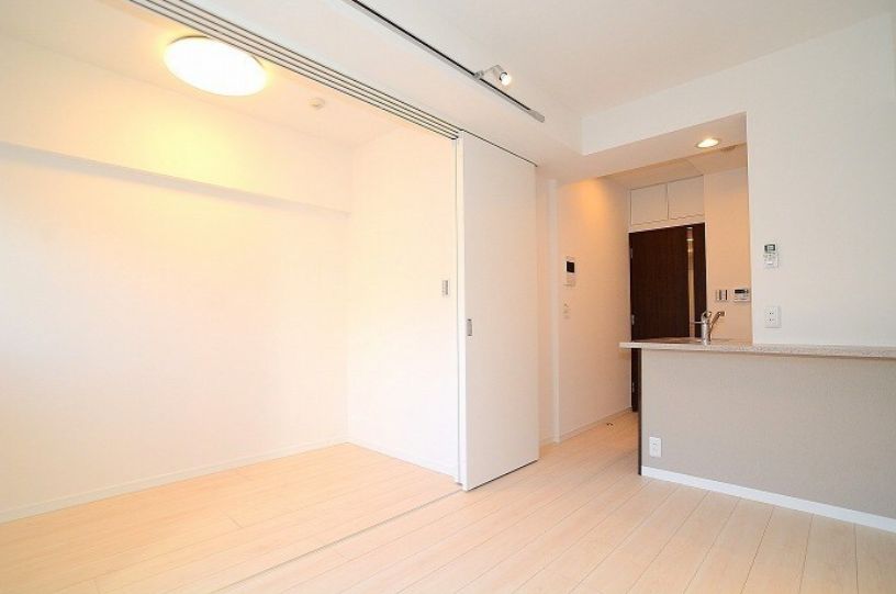 居室・リビング　別号室参考写真