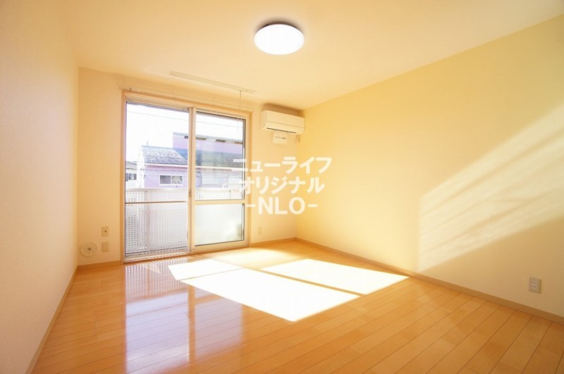 居室・リビング　8.0帖洋室♪エアコン付きです♪