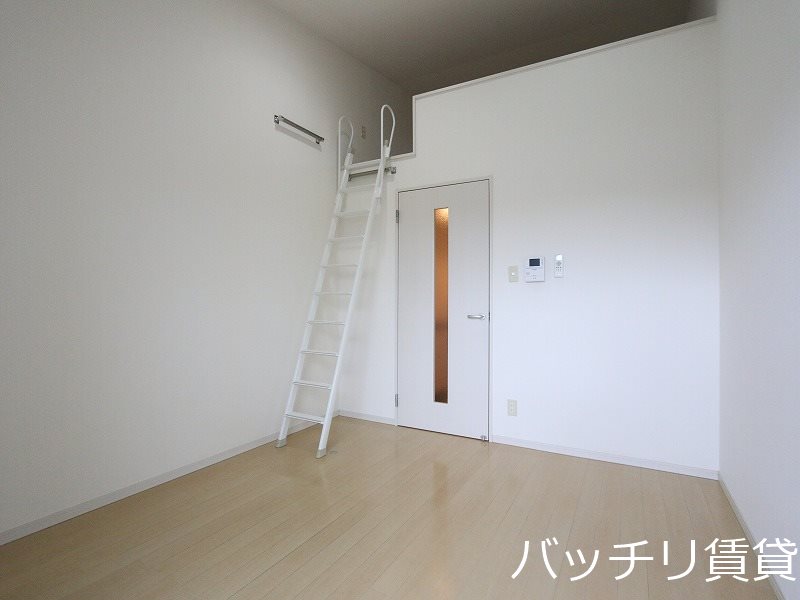 居室・リビング　同型イメージの為、現状を優先致します