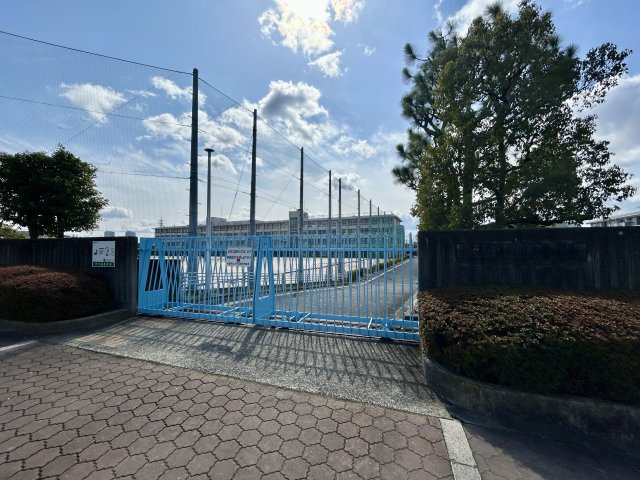 高校・高専　大阪府立芥川高等学校（高校・高専）まで411m