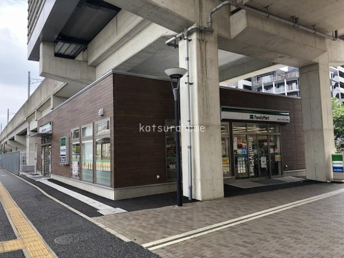 コンビニ　ファミリーマート 流山セントラルパーク駅前店（コンビニ）まで381m
