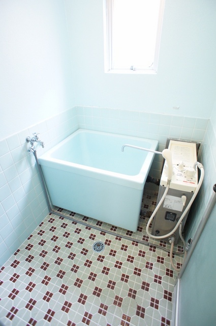 バス・シャワールーム　清潔なバスルーム