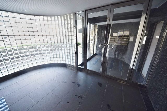 エントランス　★オートロック付きのエントランス★