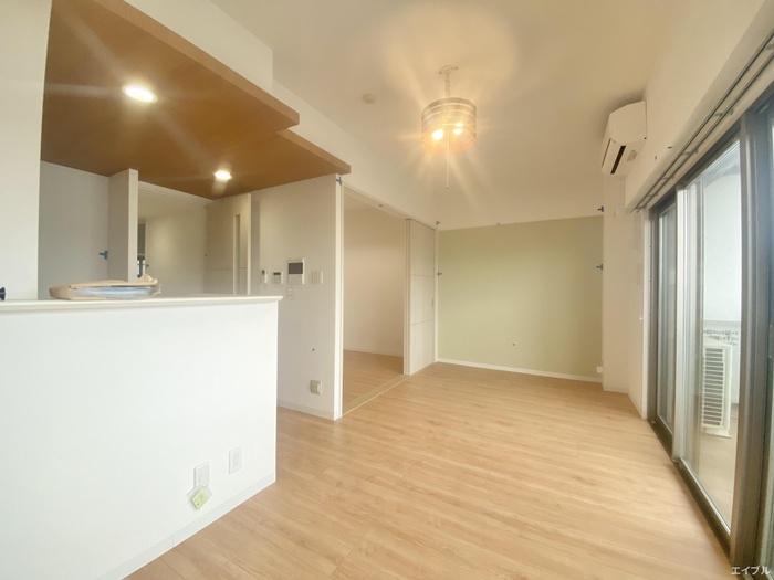 居室・リビング　別号室のお写真になります。