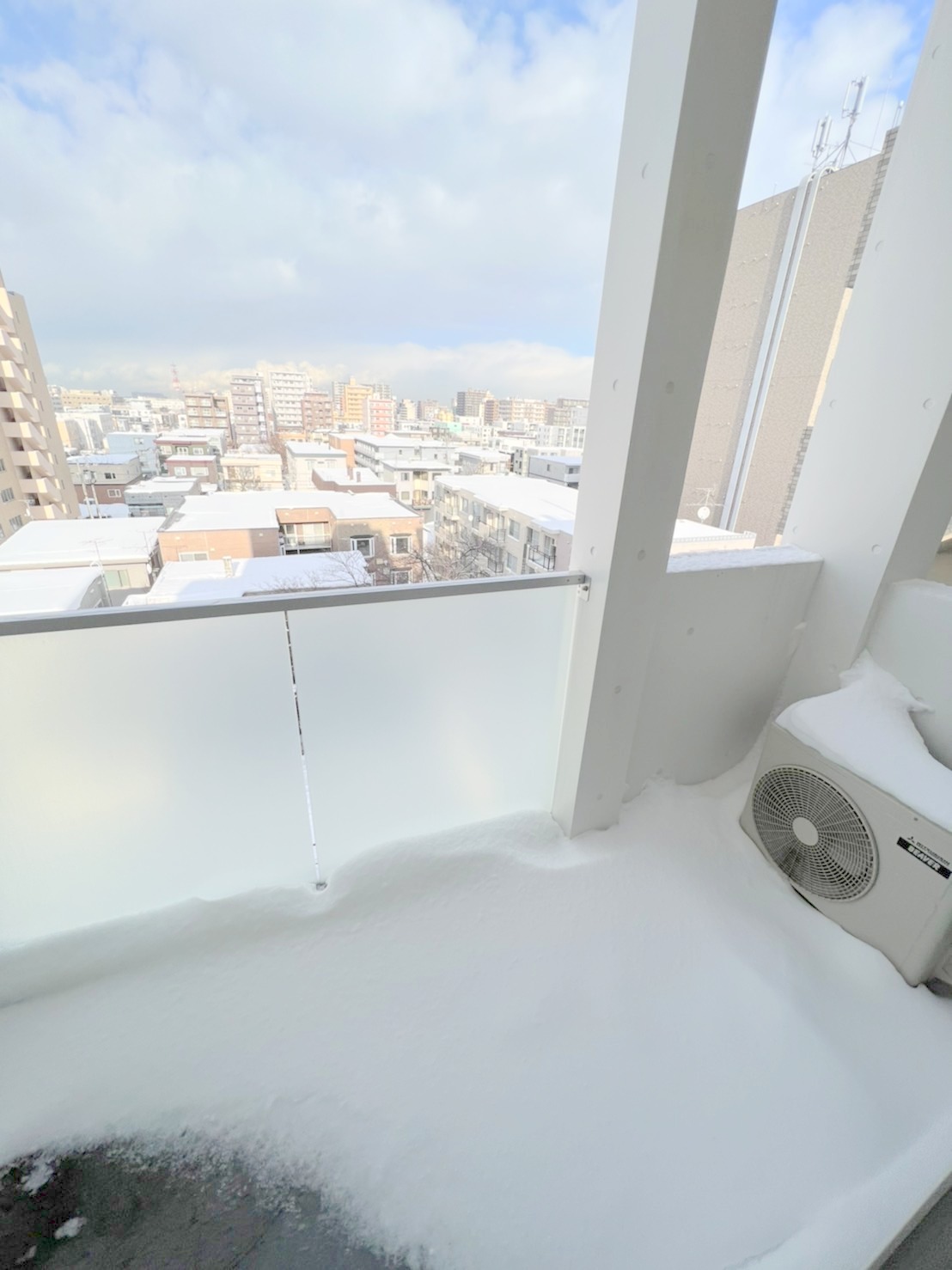 バルコニー　嬉しいバルコニー付き！夏季の洗濯物干しに♪