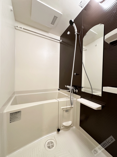 バス・シャワールーム　浴室暖房乾燥機付きバスルームです♪