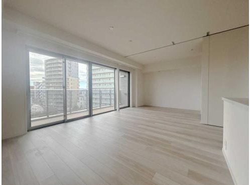 居室・リビング　※別部屋の参考写真です。