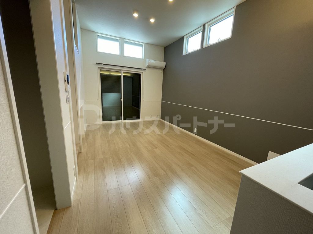 居室・リビング　エントランス