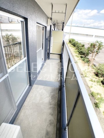 バルコニー　お洗濯にも便利なバルコニー付き