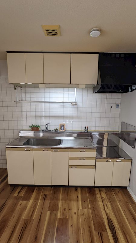 キッチン　※同タイプの他のお部屋です