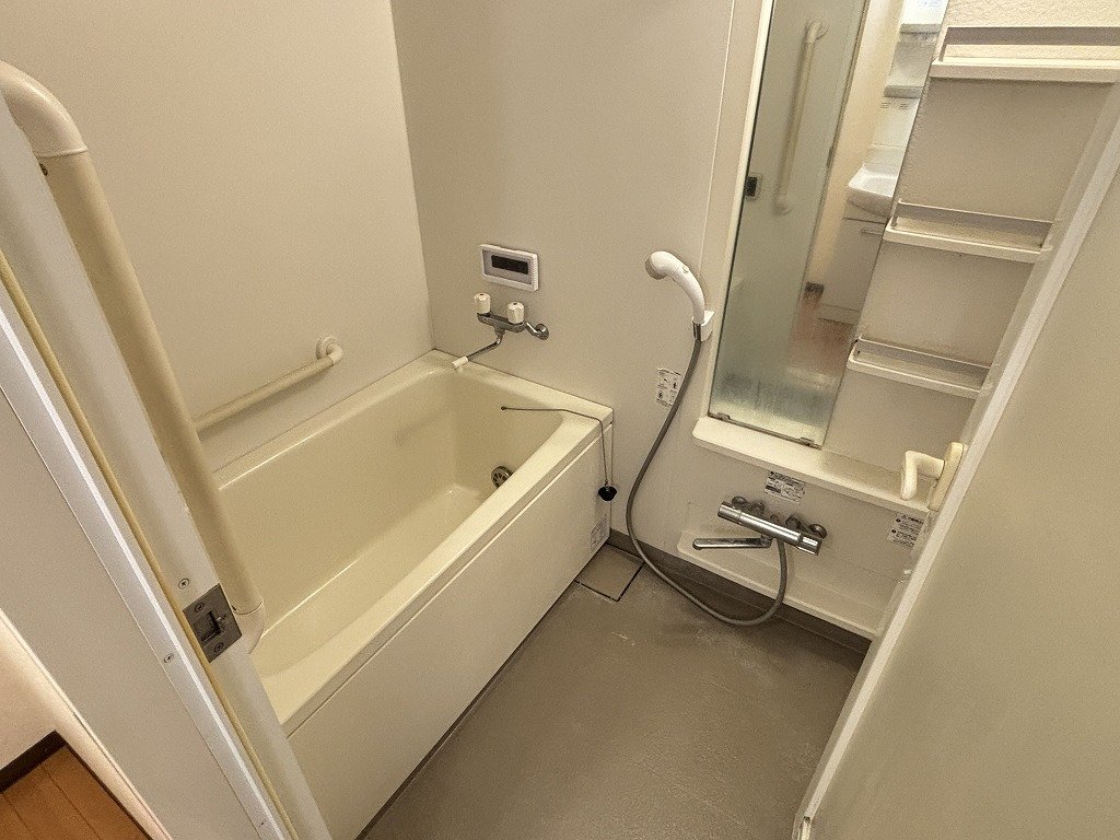 バス・シャワールーム　もちろん追焚き機能付きバスルーム