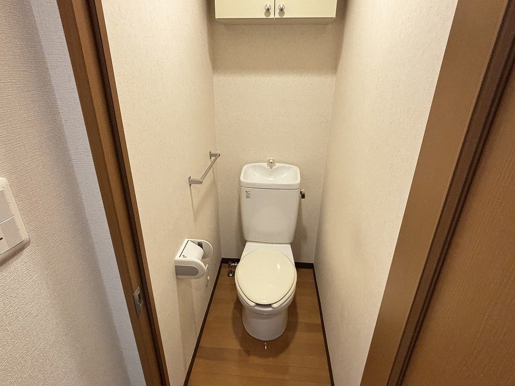 トイレ　トイレ内コンセントあります。