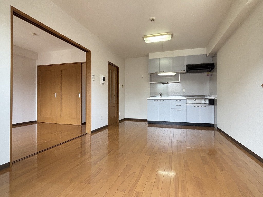 その他部屋・スペース　綺麗な室内　間仕切り大きく開きます。