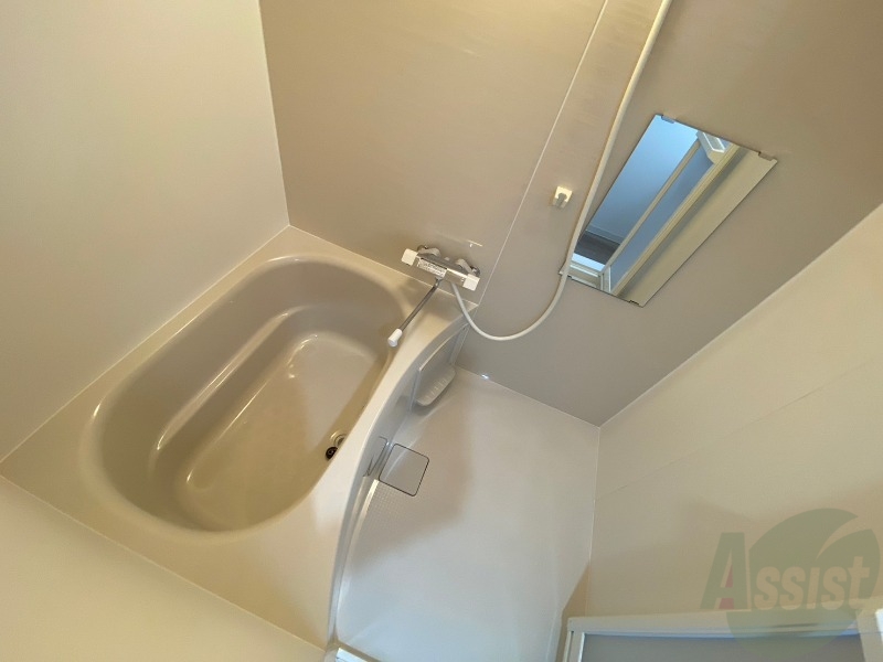 バス・シャワールーム　お風呂になります。一日の疲れを癒してくださいね。