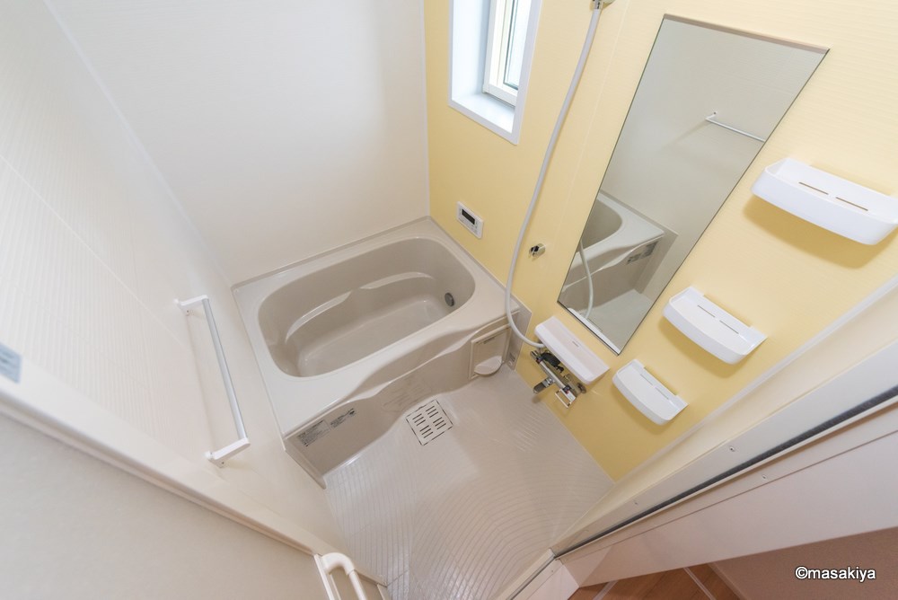 バス・シャワールーム　お風呂　追い焚き・浴室乾燥機付です。