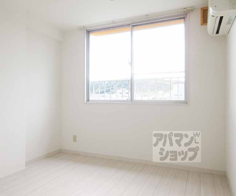 居室・リビング　陽当たりのよい室内です・