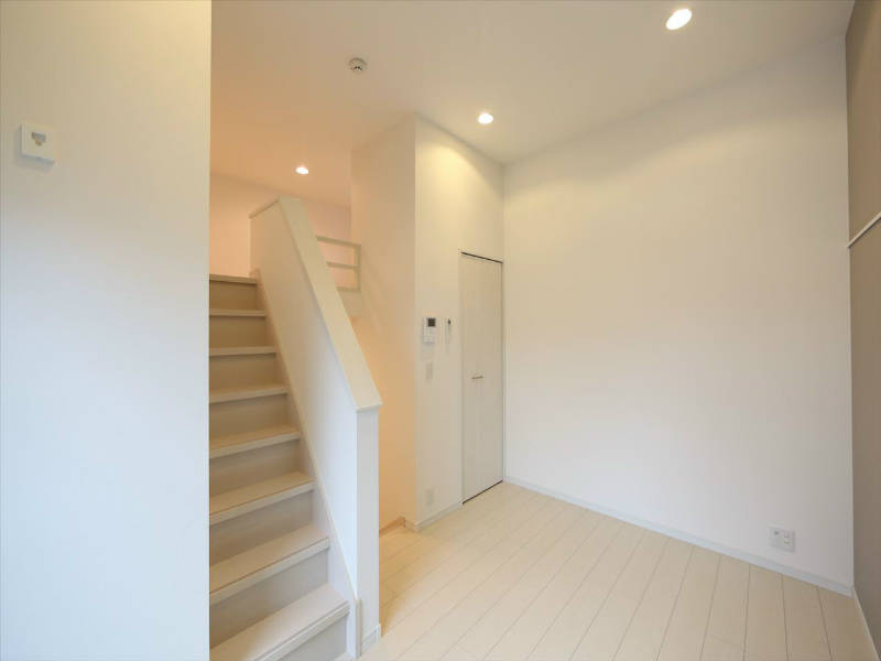 居室・リビング　洋室5.1帖　ロフト5帖（収納でも部屋でも使えます）同仕様写