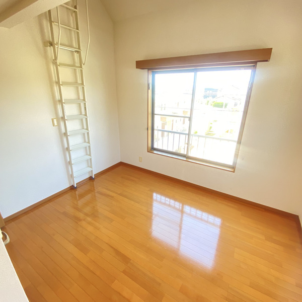 居室・リビング　別号室参考写真