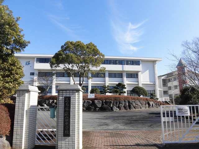 中学校　三島市立山田中学校（中学校）まで2204m