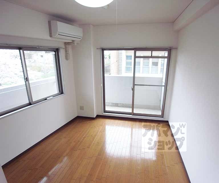 居室・リビング　明るいお部屋です・
