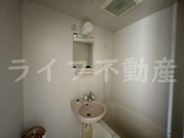 洗面設備　コンパクトで使いやすい洗面所