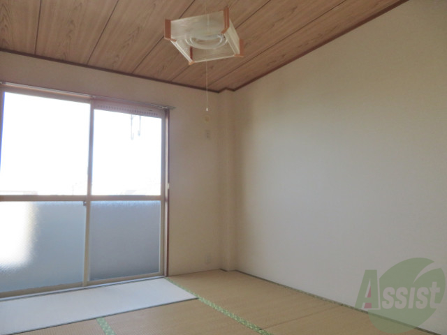 その他部屋・スペース　こちらは６帖の和室になります。寝室にいかがでしょうか？