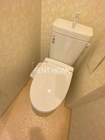 トイレ　ウォシュレット付き