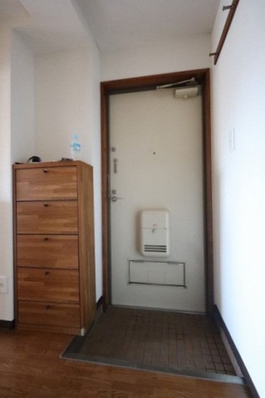 玄関　※別部屋の写真です